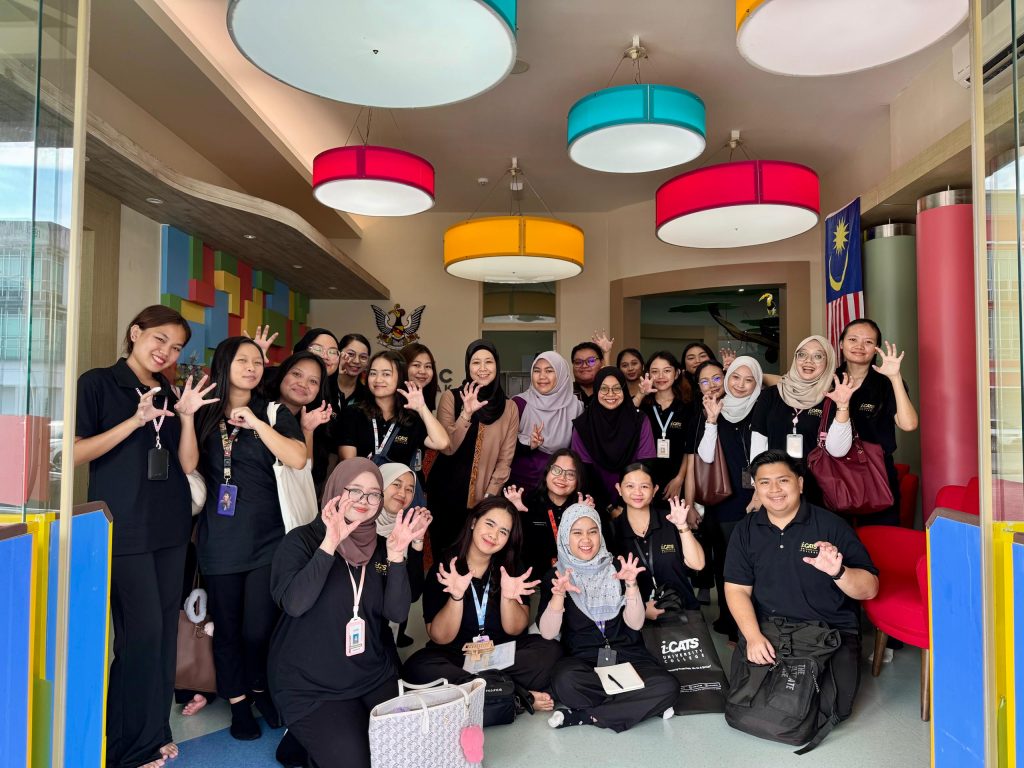 Strengthening Inclusive Early Childhood Education with OSEIC SARAWAK
24 May 2025 — 22 students from the Bachelor of Early Childhood Education, Faculty of Education (FEDN), i-CATS University College, conducted an educational visit to OSEIC Sarawak to deepen their understanding of inclusive early childhood education and early intervention practices.
The visit also served as a valuable platform to explore future collaboration opportunities between FEDN i-CATS UC and OSEIC SARAWAK aimed at enhancing inclusive early childhood education through knowledge sharing, professional training, and community engagement.
We look forward to impactful partnerships that uphold every child’s right to learn, grow, and thrive.